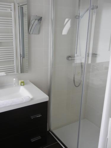 Foto del baño de Hotel des Pins