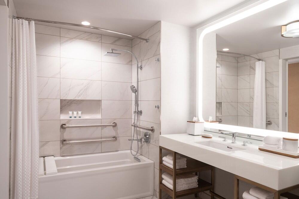 Foto del baño de Hotel The Westin Anaheim Resort