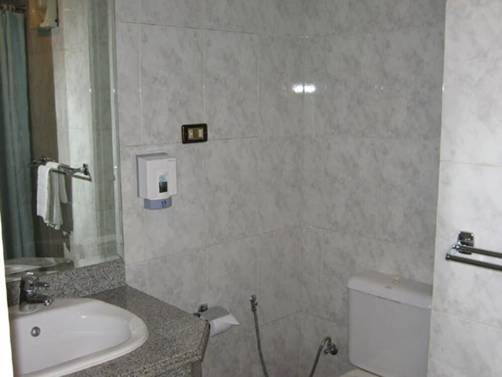 Foto del baño de Philippe Luxor Hotel