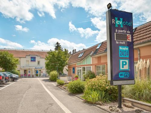 Foto general de Hôtel REVOTEL Nancy Centre Gare - &amp;quot;Plateaux repas disponibles uniquement sur réservation auprès de l&amp;#039;hôtel&amp;quot;