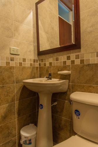 Foto del baño de Hotel La Libertad