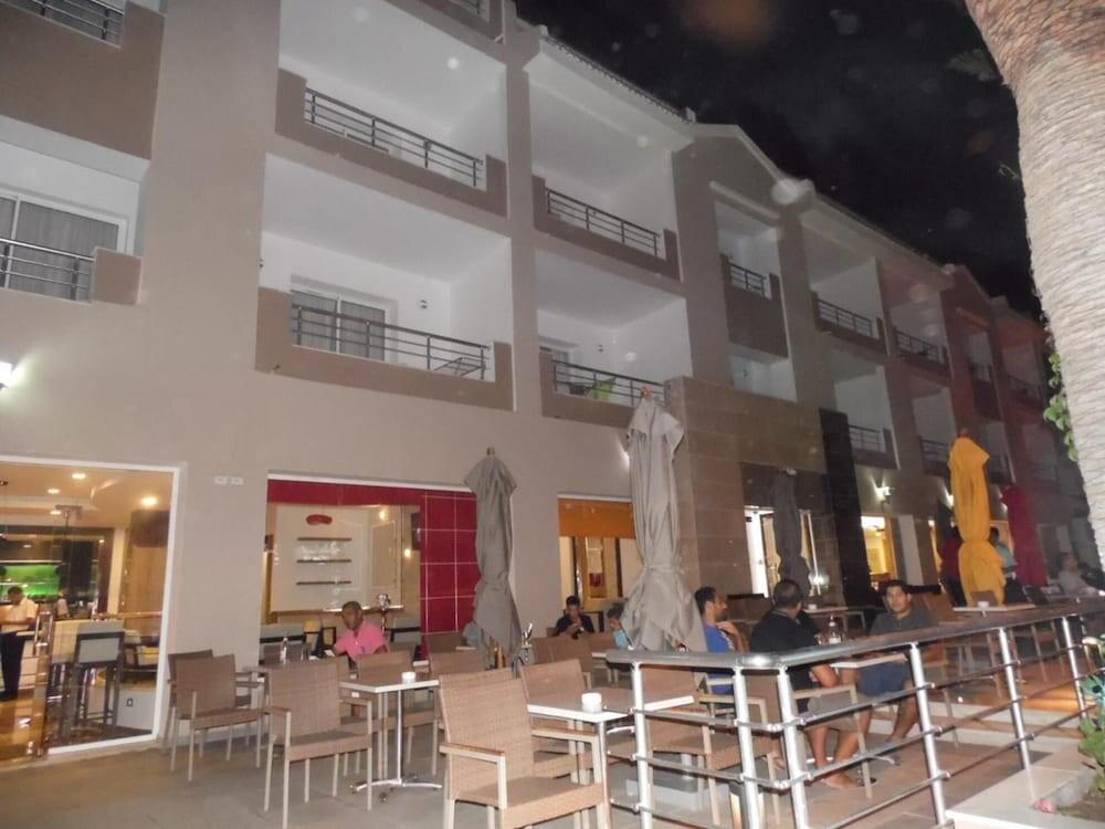 Foto de restauración de Hotel Marina Prestige Tabarka