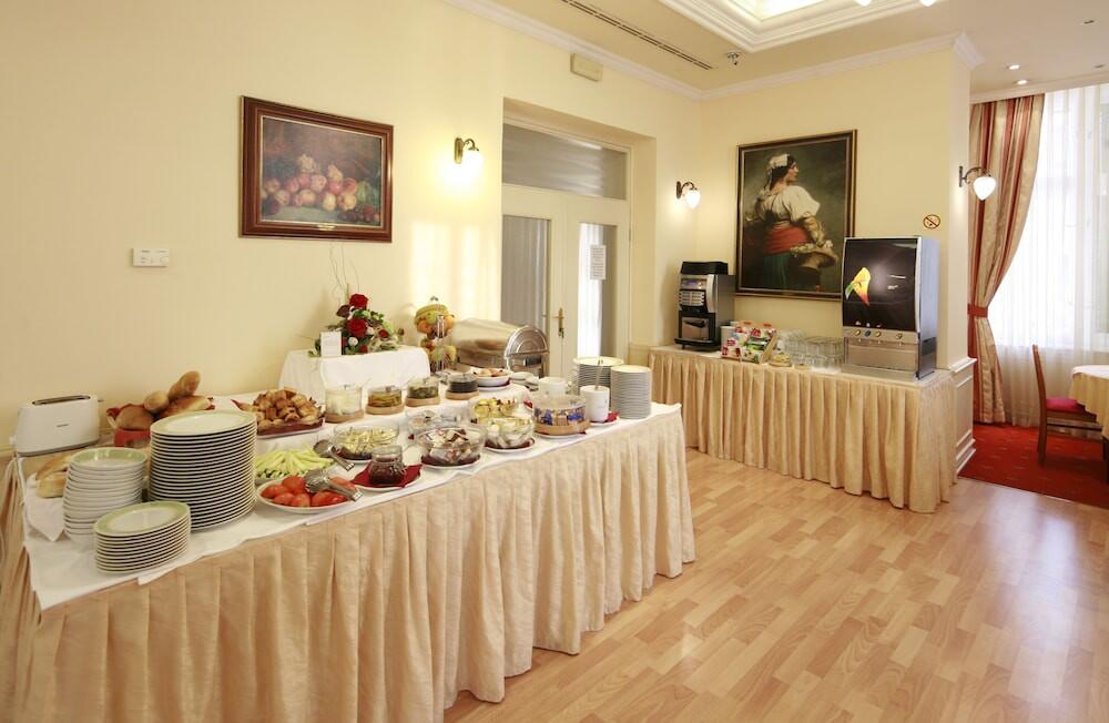 Foto de restauración de Hotel Lovran