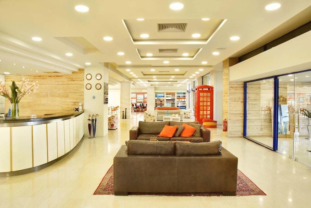Foto de restauración de Ionion Star Hotel