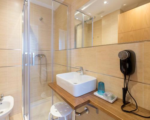 Foto de una habitación de Apartamentos San Justo Plaza