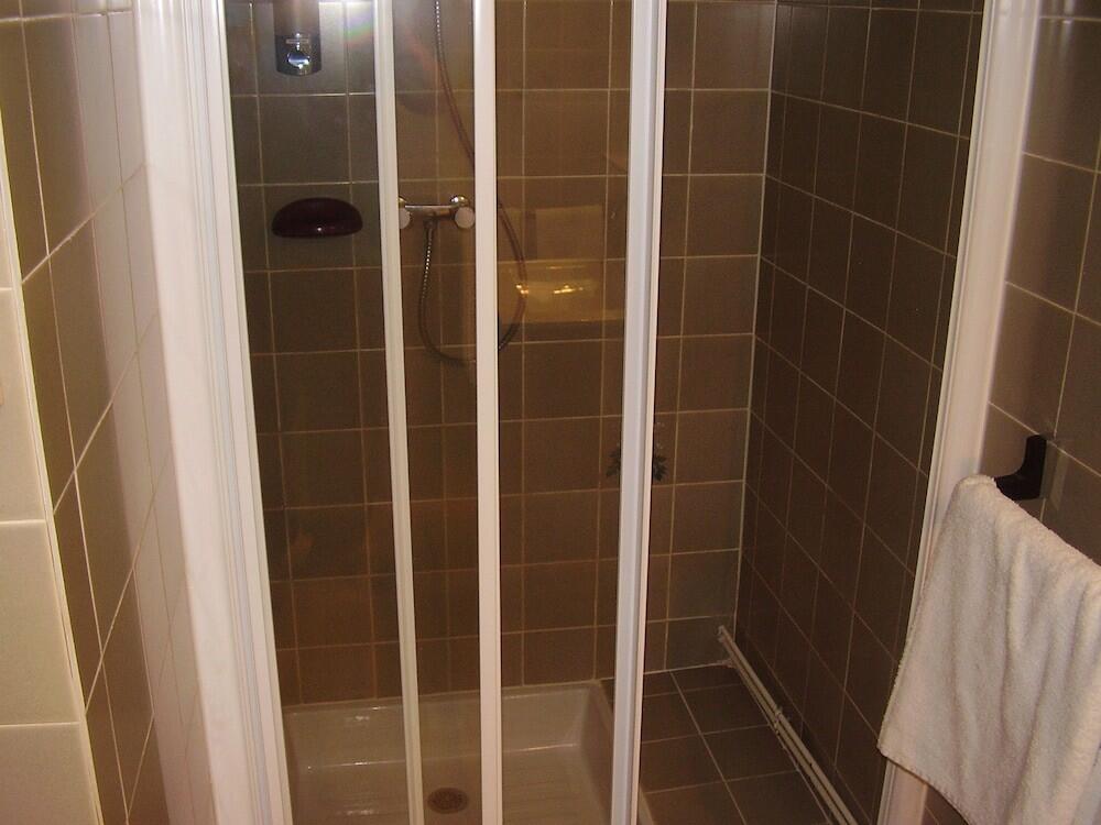 Foto del baño de Hotel Le Connetable