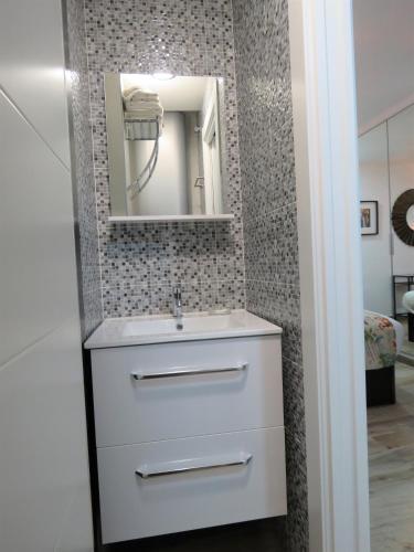 Foto del baño de Living Sevilla Apartments Hércules