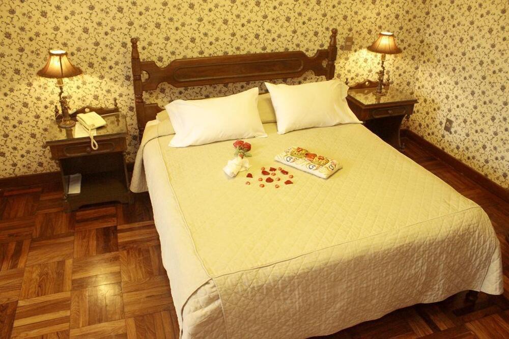 Foto de una habitación de Capital Plaza Hotel