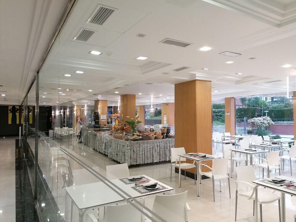 Foto de restauración de Hotel Marítimo Ris