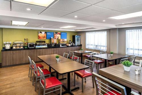 Foto de restauración de Hotel Comfort Inn Kenora
