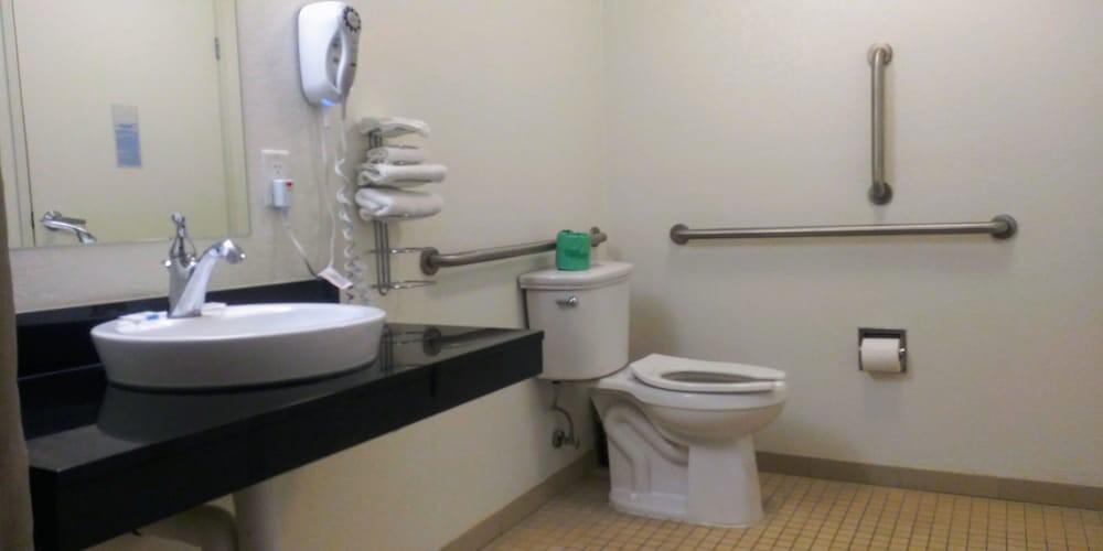 Foto del baño de Hotel American Inn