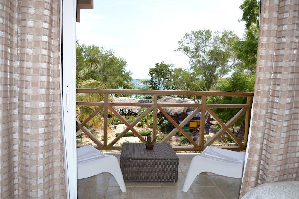 Foto de una habitación de Hotel Paradise Island Beach Resort
