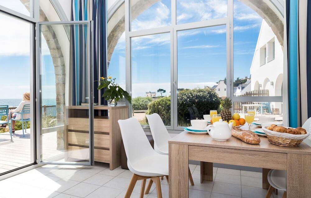Foto de una habitación de Résidence Odalys Valentin plage