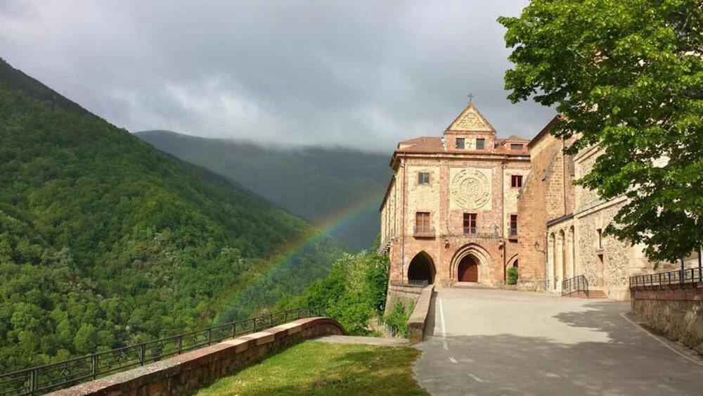 Foto del entorno de Hotel MONASTERIO de SANTA MARÍA DE VALVANERA
