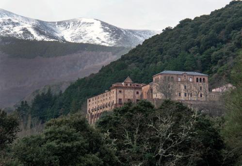 Foto del exterior de Hotel MONASTERIO de SANTA MARÍA DE VALVANERA