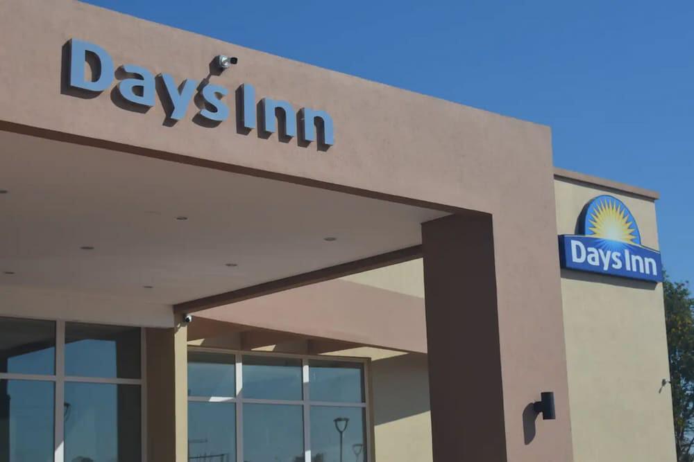 Foto del exterior de Hotel Days Inn Zarate