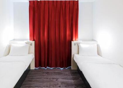 Foto de una habitación de B&amp;amp;B HOTEL Zürich Airport