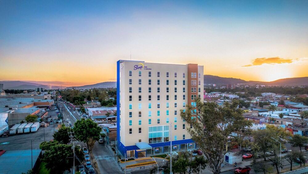 Foto del exterior de Hotel Sleep Inn Guadalajara Galerías