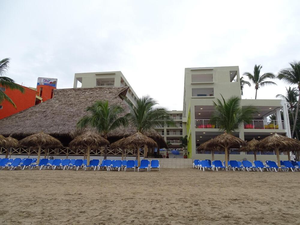 Foto del entorno de Hotel Decameron Isla Coral