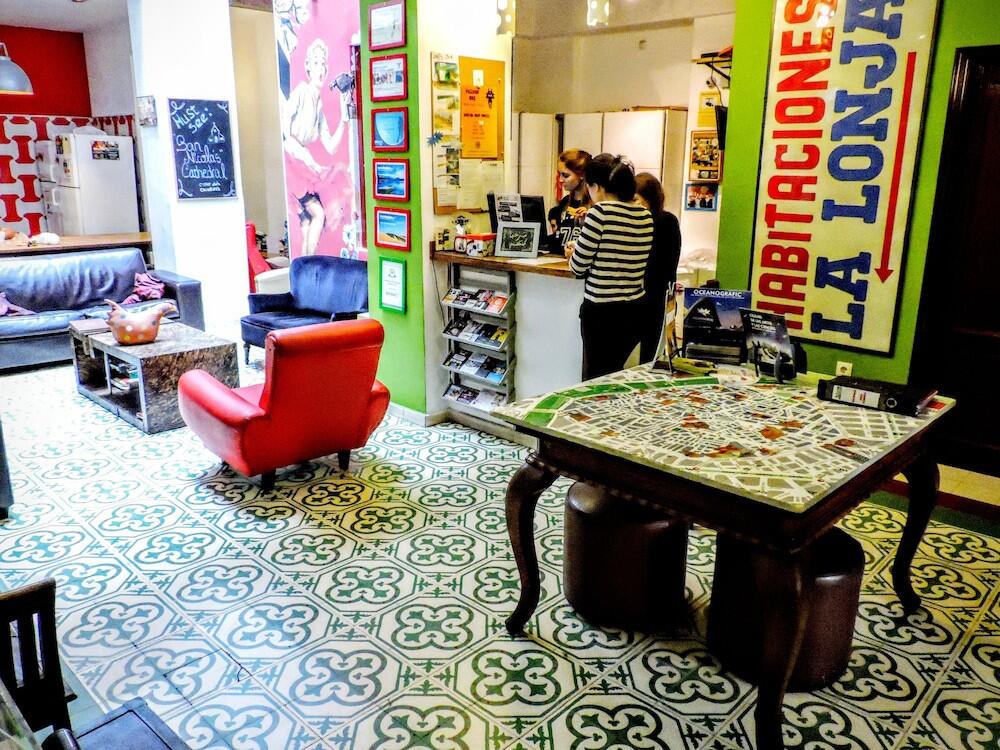 Foto de las zonas nobles de Home Youth Hostel by Feetup Hostels