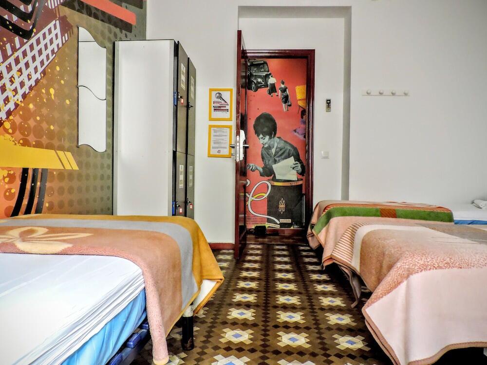 Foto de una habitación de Home Youth Hostel by Feetup Hostels