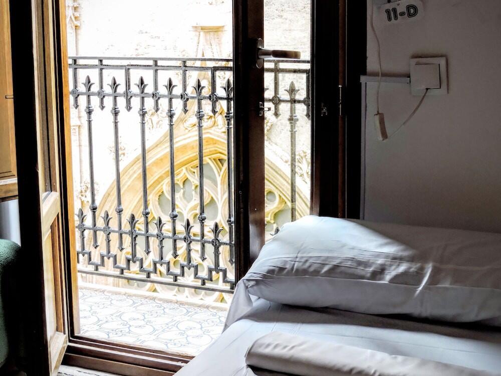 Foto de una habitación de Home Youth Hostel by Feetup Hostels