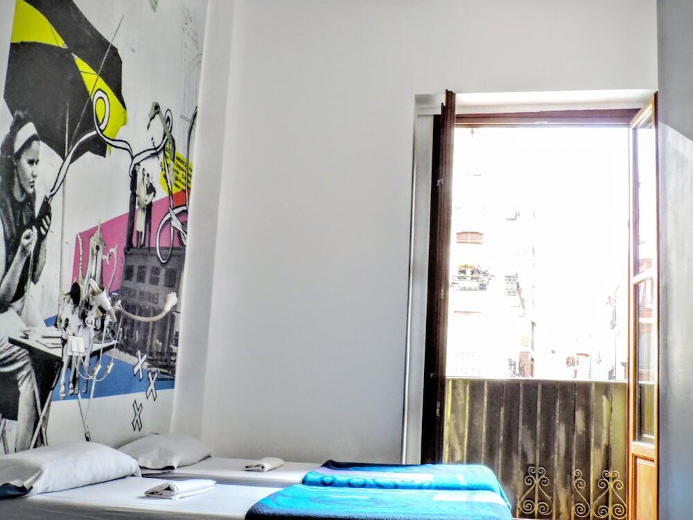 Foto de una habitación de Home Youth Hostel by Feetup Hostels