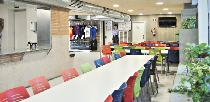 Foto de restauración de Scout Madrid Hostel
