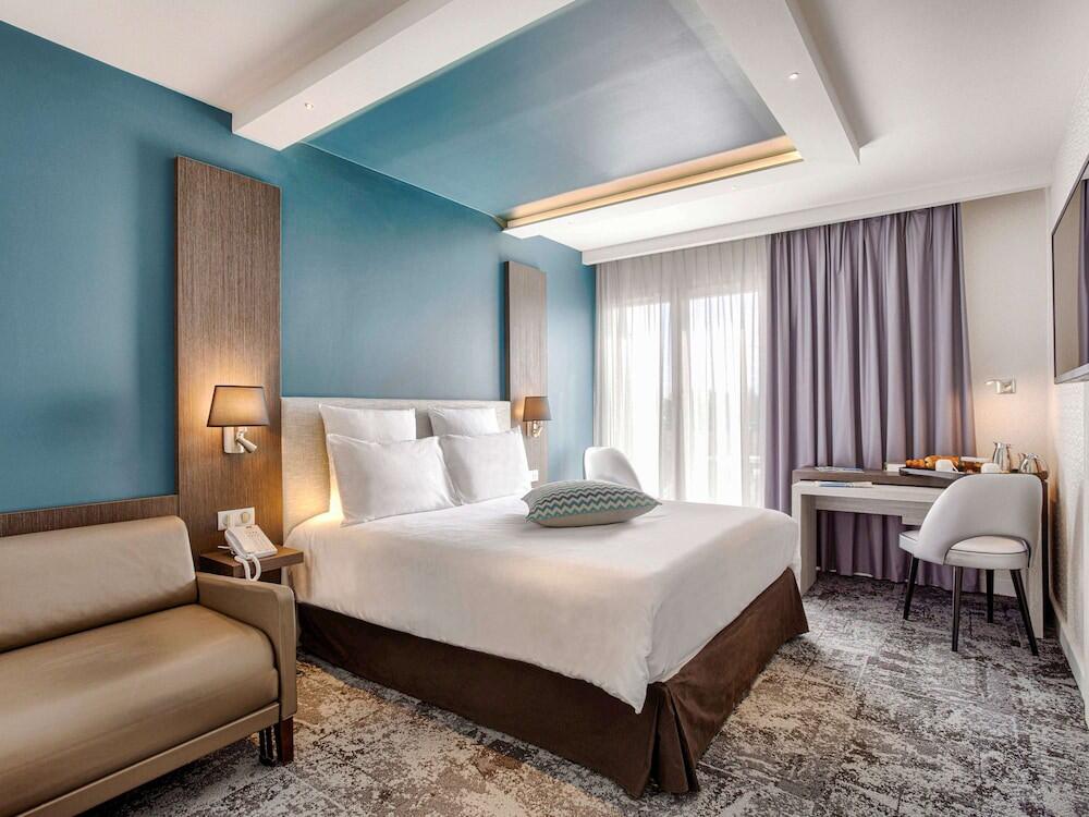 Foto de una habitación de Mercure Cabourg Hôtel &amp;amp; Spa