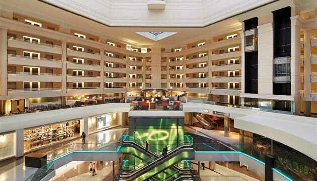 Foto de Hotel Embassy Suites Washington D.C. - at the Chevy Chase Pavilion