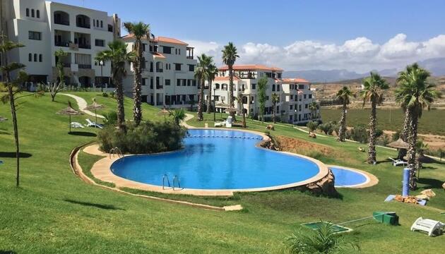 Foto de Apartamentos Lilac&apos;s Garden vue piscine
