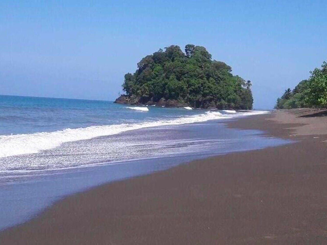 Fotografía de hoteles en playa de nuquí