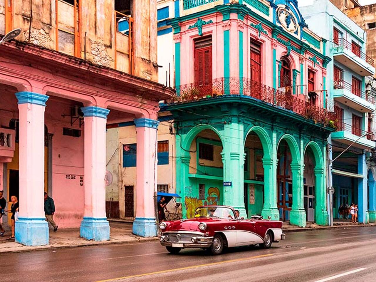 Fotografía de edificios coloniales la habana cuba