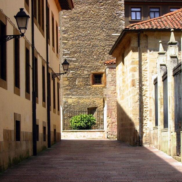 Foto de Puente de Todos Los Santos en Oviedo
